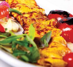 تهیه و توزیع غذا بابک