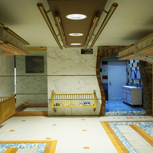 استخر و سونای آب های طلایی