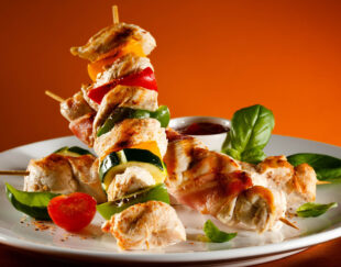 تهیه غذای نیلوفر اندیشه