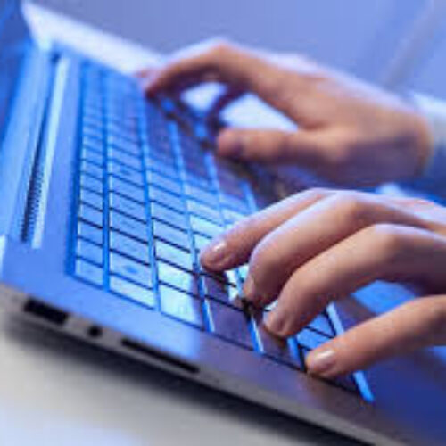 خدمات اینترنتی و کامپیوتری