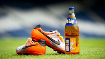 با ۱۰ قرارداد تبلیغاتی گران قیمت کفش های بازیکنان فوتبال در سراسر جهان آشنا شوید