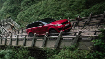 معجزه انگلیسی؛ چالش تبلیغاتی بزرگ رنجرور اسپرت هیبرید در چین