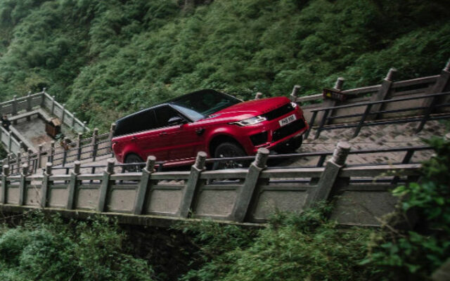 معجزه انگلیسی؛ چالش تبلیغاتی بزرگ رنجرور اسپرت هیبرید در چین