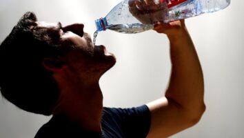 انسان بدون آب چند روز می‌تواند دوام بیاورد؟