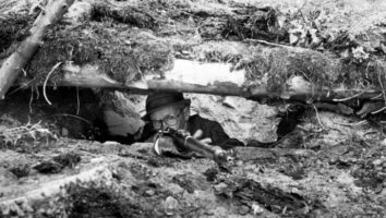 «سیمو هایها» ملقب به «مرگ سفید»؛ مرگبارترین و مخوف‌ترین تک تیرانداز تاریخ جهان