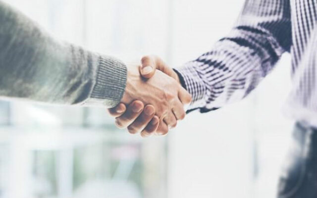 افرادی که قوی‌تر دست می‌دهند توانایی ذهنی بیشتری دارند