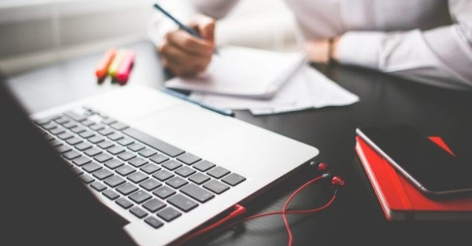 ۹ روش برای آنکه ابتکار عمل را در دست گرفته و در کارتان جدی گرفته شوید